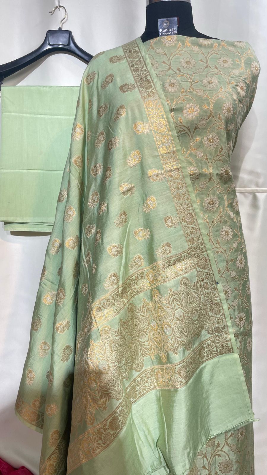 Green Mulberry Chiniya Silk With Floral Booti Dupatta Banarasi 3 Pcs Suit Set 1100SKL_MLC2