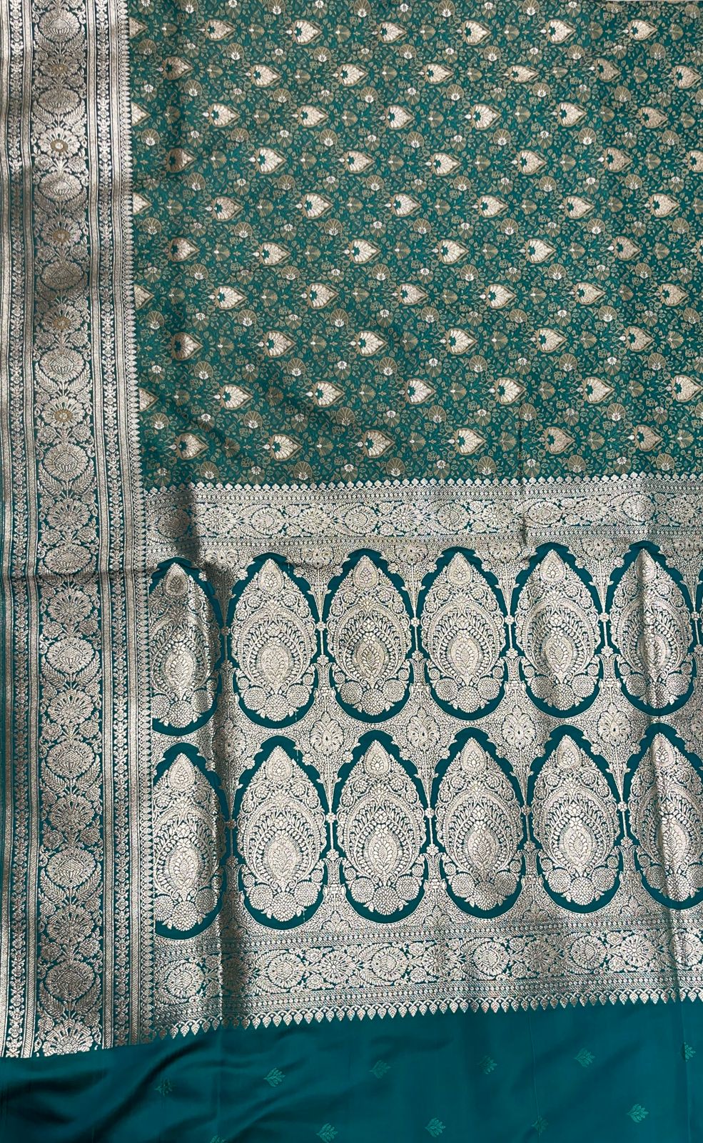 Faishana Presents Sea Green Tanchoi Satin Silk Alfi Mina Zari Booti with Silver Zari Big Boota Pallu and Silver Zari Border Banarasi saree with Sea Green Blouse