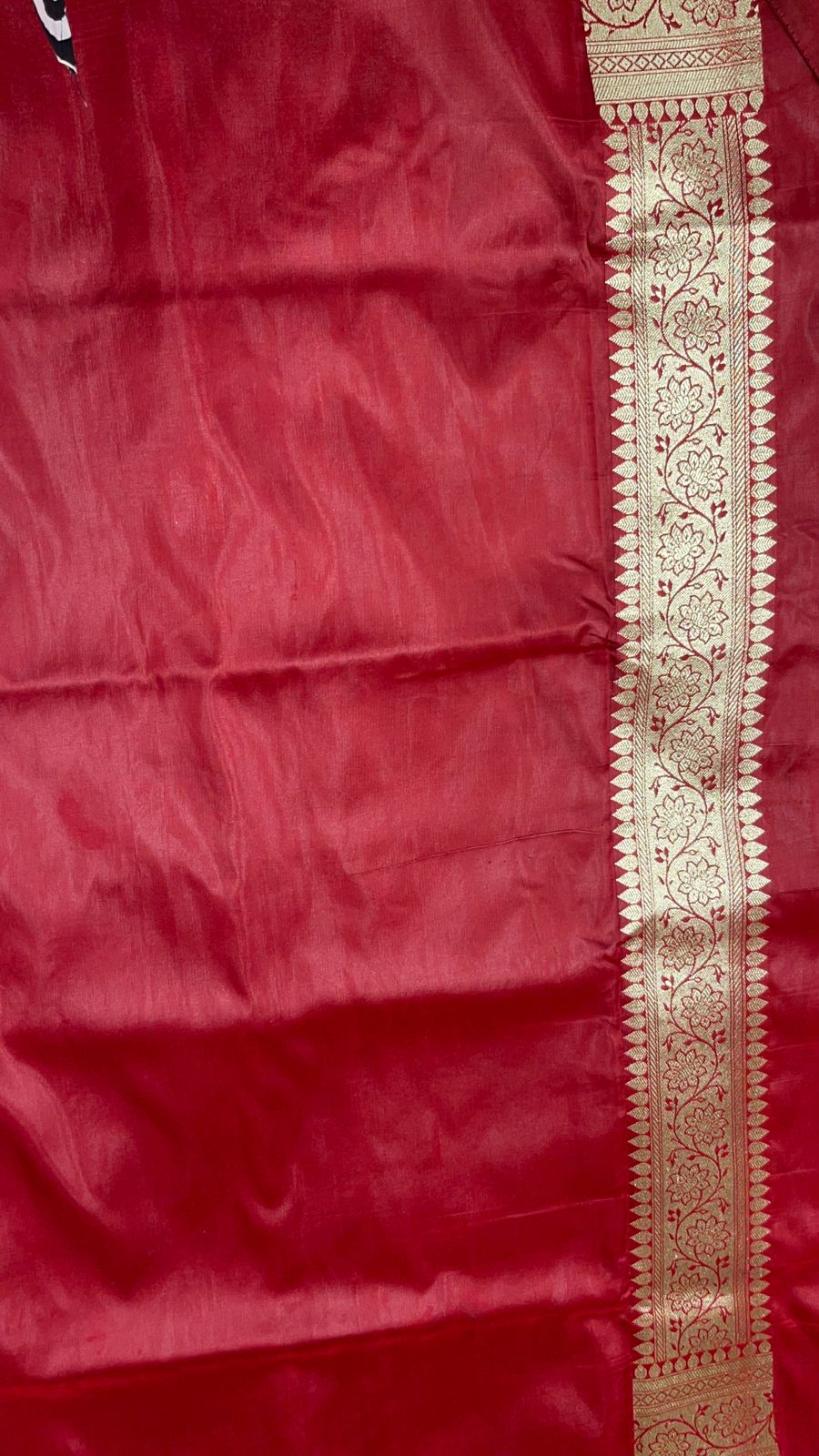 Faishana Presents Maroon Satin Silk Diagonal Zari Jaal Banarasi saree with Maroon Blouse