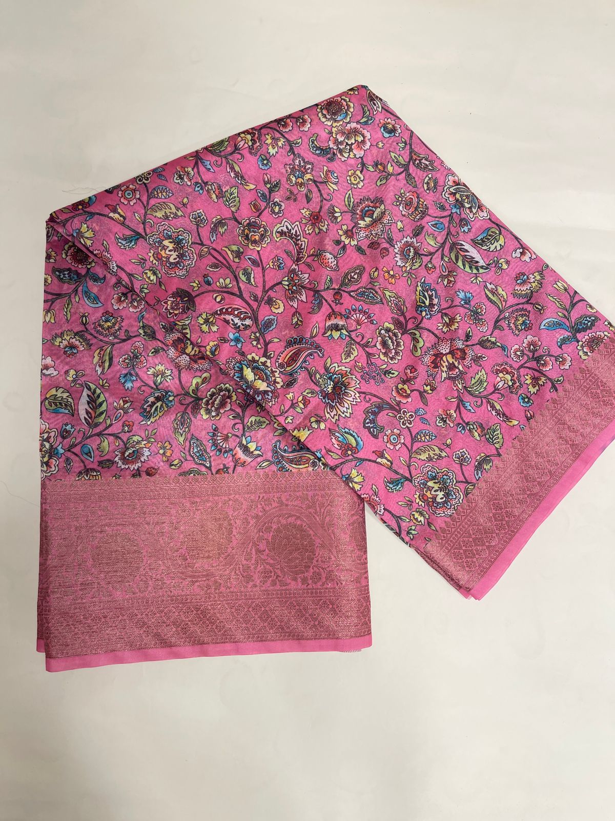 Faishana Presents Pink Warm Silk Floral Digital Print Tilfi Jaal Copper Zari Border Banarasi Saree with Floral Print Booti Pink Blouse