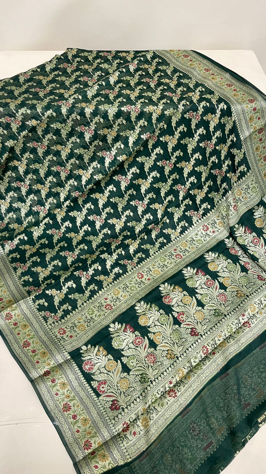Faishana Pure Handloom Dark Green Chiffon Alfi Mina Zari Jaal Minakari Zari Border and Floral Big Boota Mina Pallu Saree with Dark Green Blouse