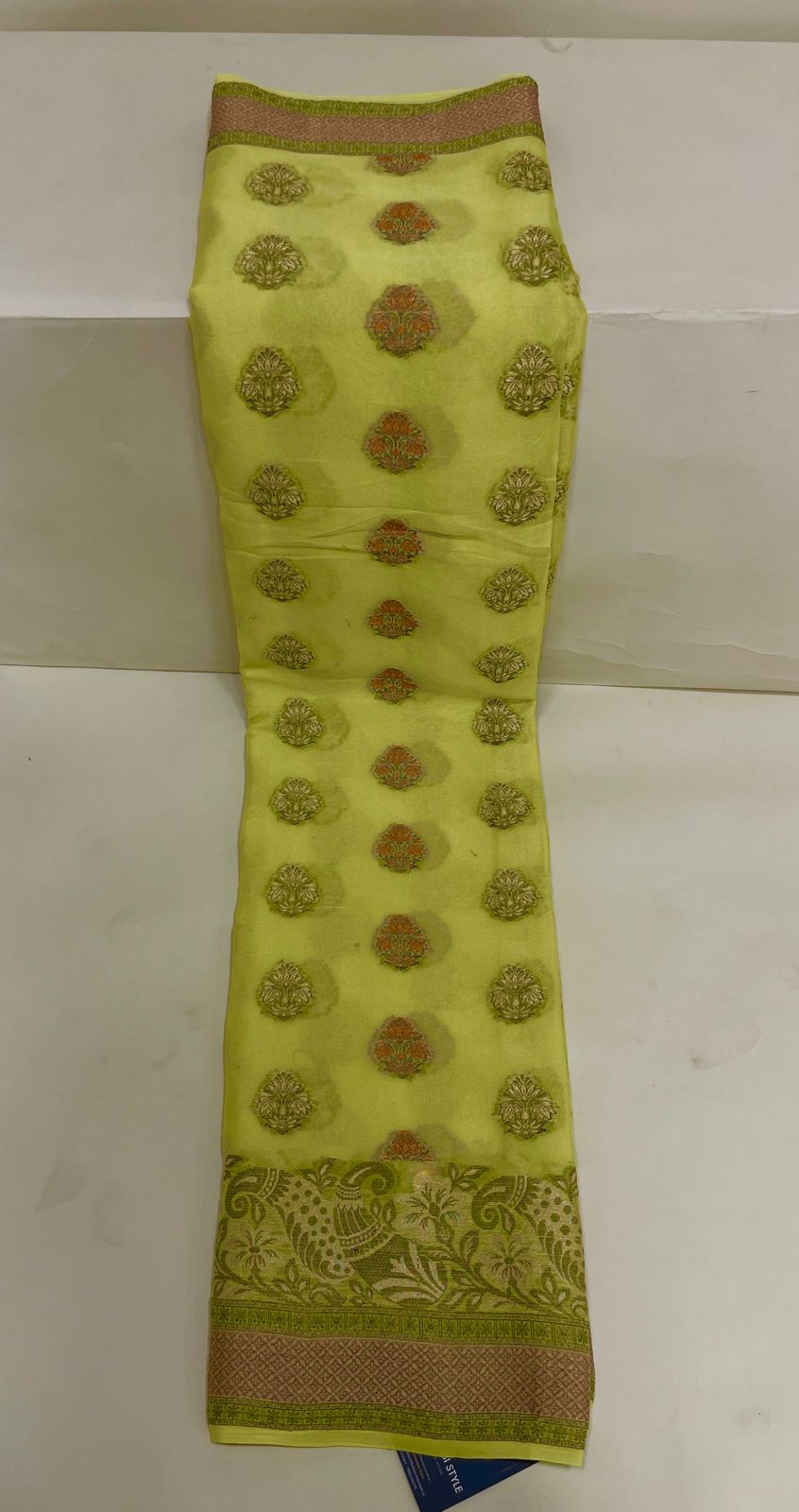 Faishana Pure Handloom Yellow Chiffon Floral Zari Mina Booti Skirt Floral Mina Zari Border and Big Boota Pallu with Yellow Blouse