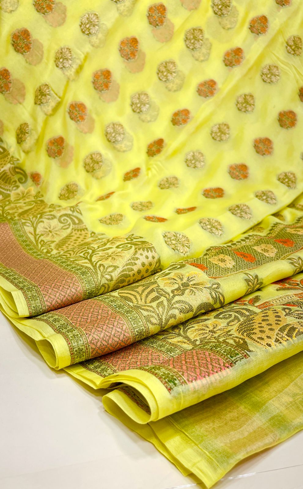 Faishana Pure Handloom Yellow Chiffon Floral Zari Mina Booti Skirt Floral Mina Zari Border and Big Boota Pallu with Yellow Blouse