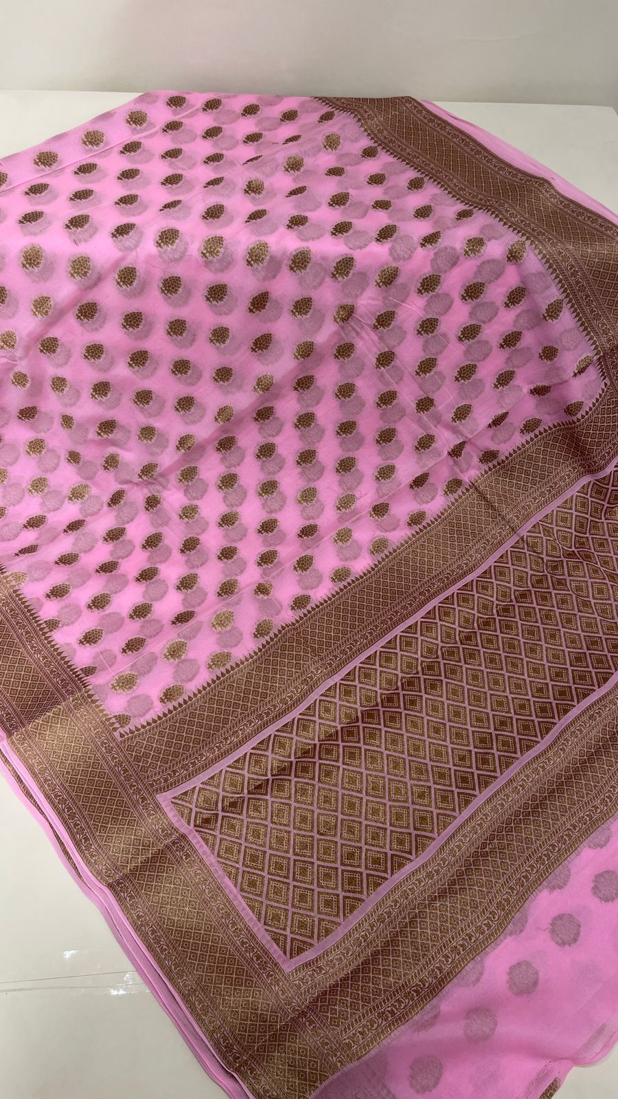 Faishana Pure Handloom Baby Pink Chiffon Copper Zari Booti and Banarasi Copper Zari Border and Pallu with Pink Blouse&nbsp;