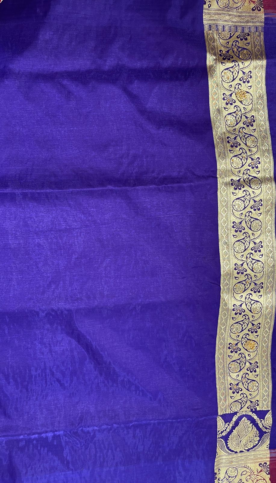 Faishana Presents Red Stone Work Golden Zari Booti with Contrast Blue Paisley Lehariya Pallu Zari Border with Blue Blouse Banarasi Saree