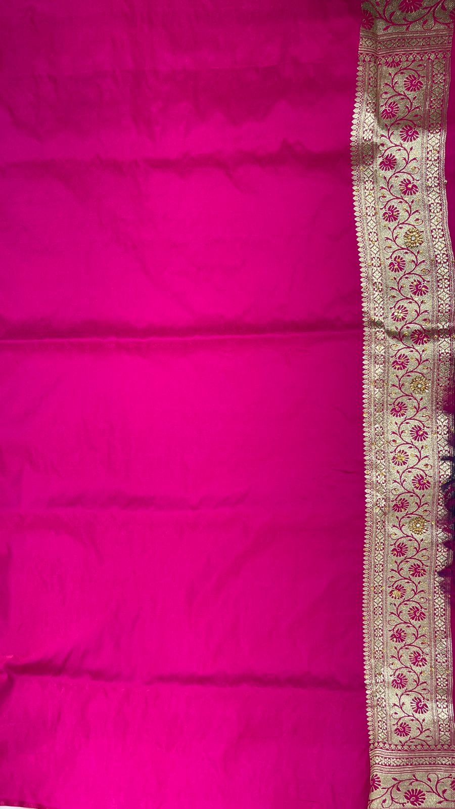 Faishana Presents Navy Blue Stone Work Golden Zari Chunri Booti with Contrast Magenta Alfi Boota Pallu Zari Border With Magenta Blouse Banarasi Saree