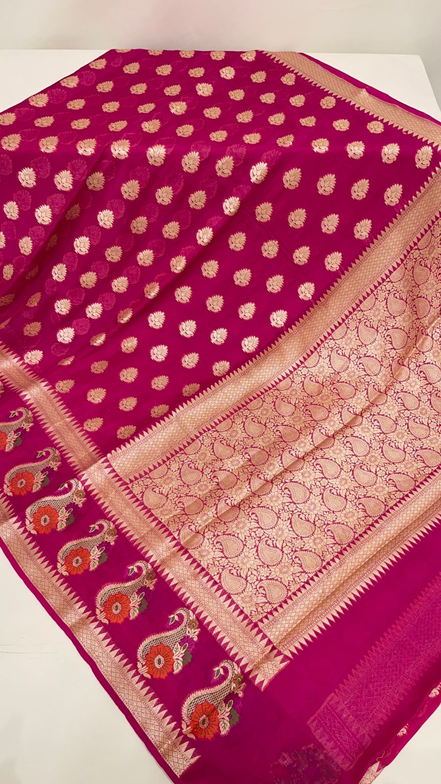 Faishana Pure Handloom Magenta Chiffon Floral Zari Booti with Floral Mina Boota Skirt Zari Border and Paisley Zari Jaal Pallu with Magenta Blouse