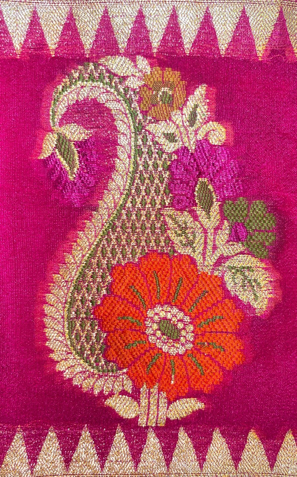 Faishana Pure Handloom Magenta Chiffon Floral Zari Booti with Floral Mina Boota Skirt Zari Border and Paisley Zari Jaal Pallu with Magenta Blouse