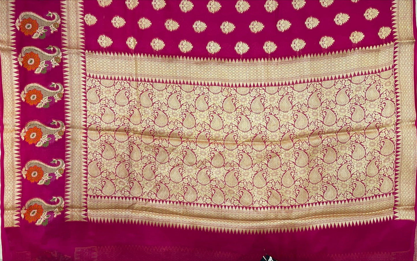 Faishana Pure Handloom Magenta Chiffon Floral Zari Booti with Floral Mina Boota Skirt Zari Border and Paisley Zari Jaal Pallu with Magenta Blouse