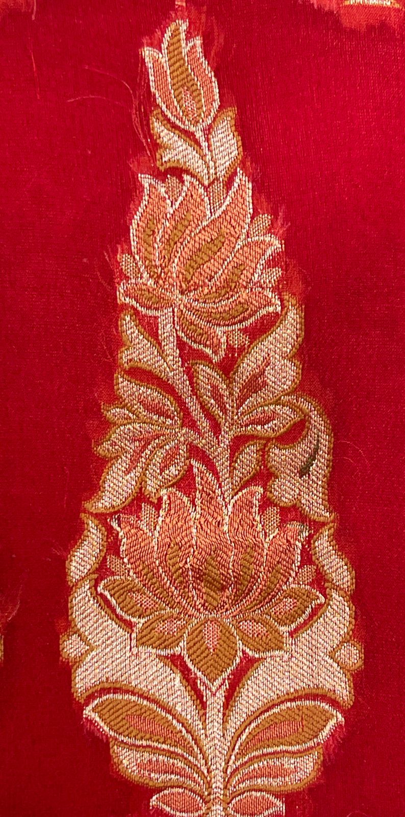 Faishana Pure Handloom Red Chiffon Resham Zari Chunri Mina Booti with Dual Mina Resham Zari Boota Anchal and Floral Zari Border with Red Blouse