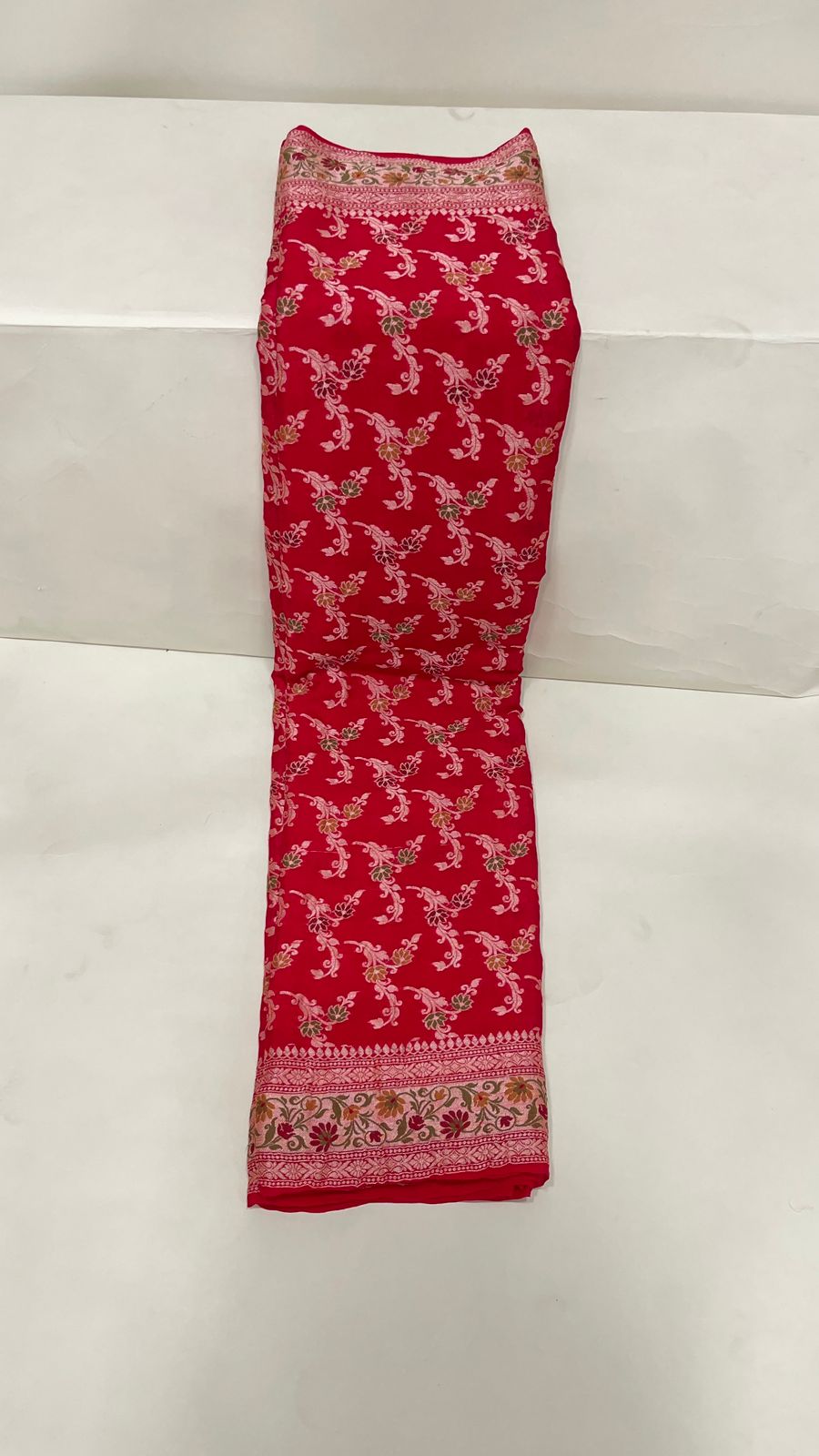 Faishana Pure Handloom Red Chiffon Alfi Mina Zari Jaal Minakari Zari Border and Floral Big Boota Mina Pallu Saree with Red Blouse