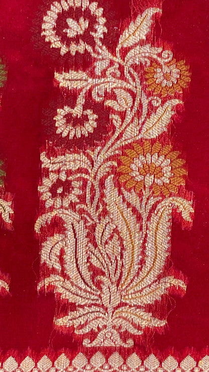 Faishana Pure Handloom Maroon Chiffon Resham Zari Floral Diagonal Stripe with Minakari Zari Boota Anchal and Minakari Border with Maroon Blouse