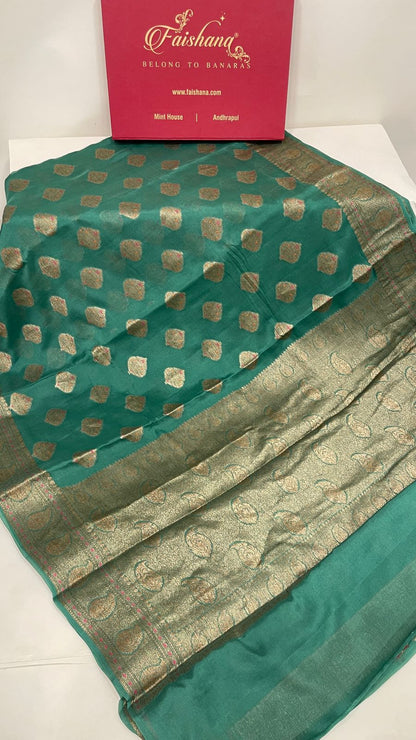 Faishana Pure Handloom Dark Green Chiffon Floral Mina Copper Zari Booti with Paisley Mina Zari Border with Dark Green Blouse&nbsp;