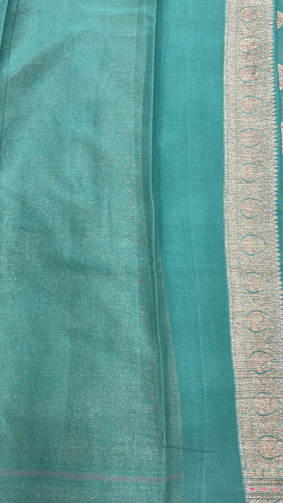 Faishana Pure Handloom Dark Green Chiffon Floral Mina Copper Zari Booti with Paisley Mina Zari Border with Dark Green Blouse&nbsp;