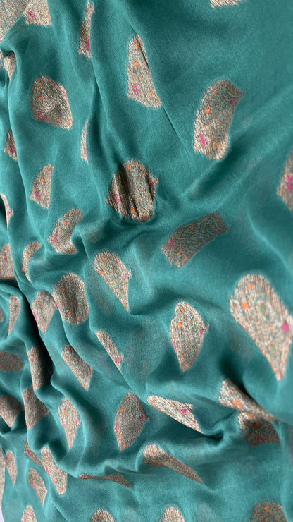 Faishana Pure Handloom Dark Green Chiffon Floral Mina Copper Zari Booti with Paisley Mina Zari Border with Dark Green Blouse&nbsp;