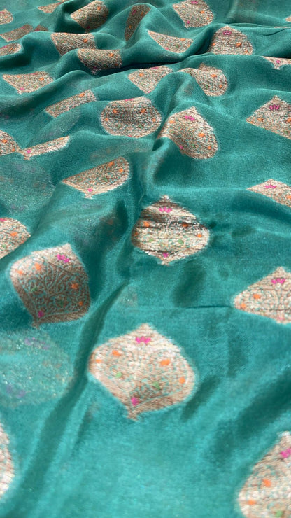Faishana Pure Handloom Dark Green Chiffon Floral Mina Copper Zari Booti with Paisley Mina Zari Border with Dark Green Blouse&nbsp;