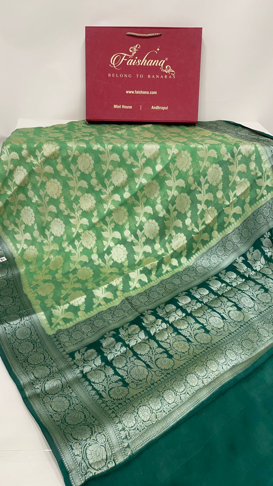 Faishana Pure Handloom Pista Green Chiffon Floral Zari Jaal Contrast Dark Green Zari Border and Big Boota Pallu with Dark Green Blouse