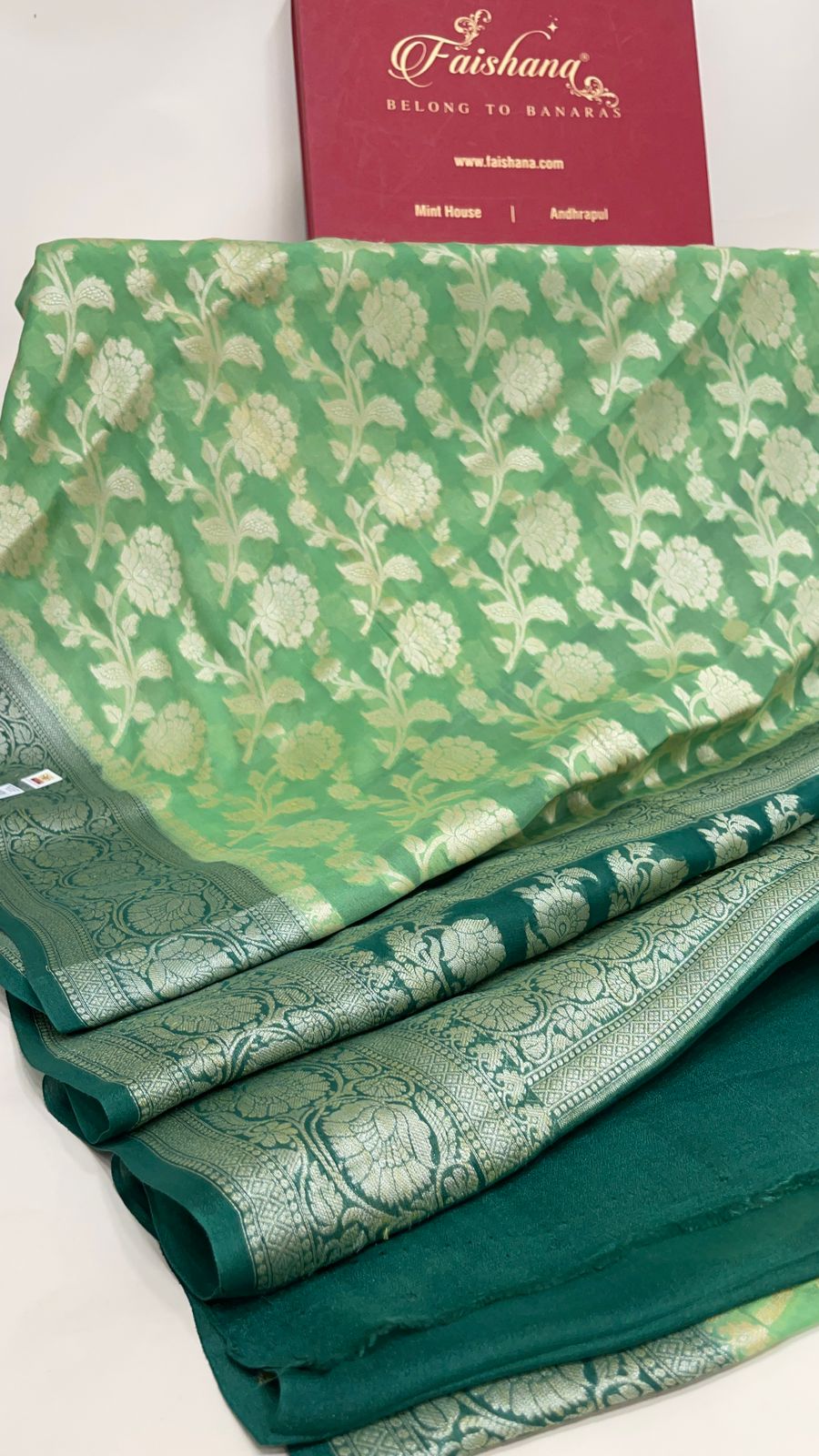 Faishana Pure Handloom Pista Green Chiffon Floral Zari Jaal Contrast Dark Green Zari Border and Big Boota Pallu with Dark Green Blouse