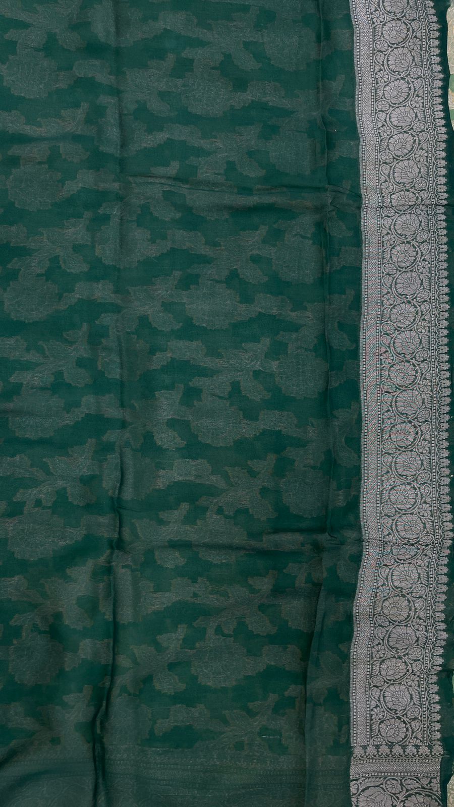 Faishana Pure Handloom Pista Green Chiffon Floral Zari Jaal Contrast Dark Green Zari Border and Big Boota Pallu with Dark Green Blouse