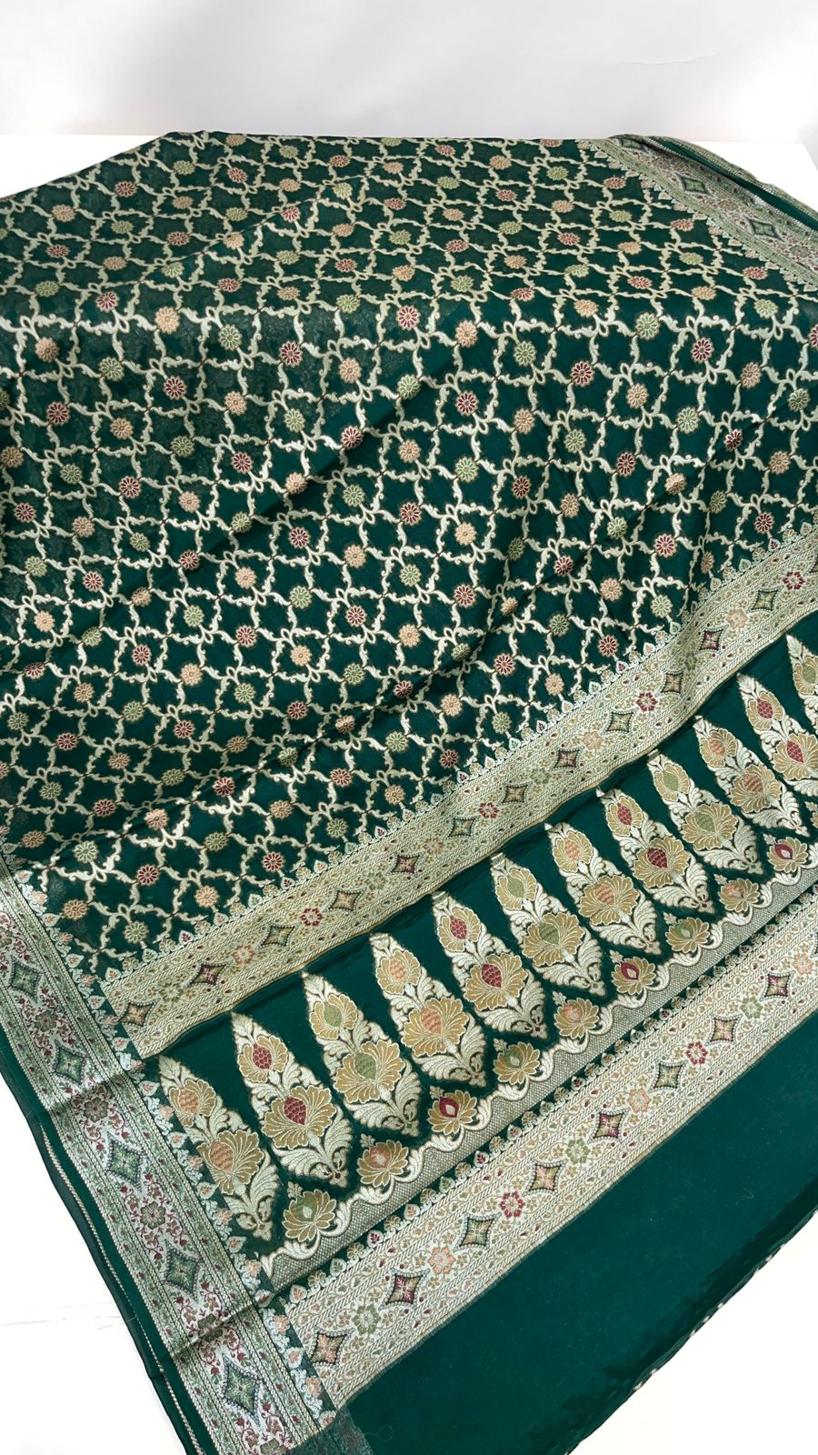 Faishana Pure Handloom Dark Green Chiffon Resham Mina Bandhani Zari Booti with Miankari Pallu and Zari Border with Dark Green Blouse&nbsp;