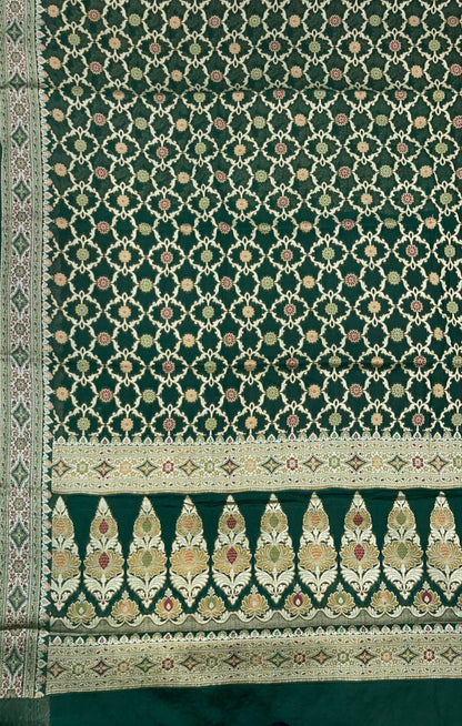 Faishana Pure Handloom Dark Green Chiffon Resham Mina Bandhani Zari Booti with Miankari Pallu and Zari Border with Dark Green Blouse&nbsp;