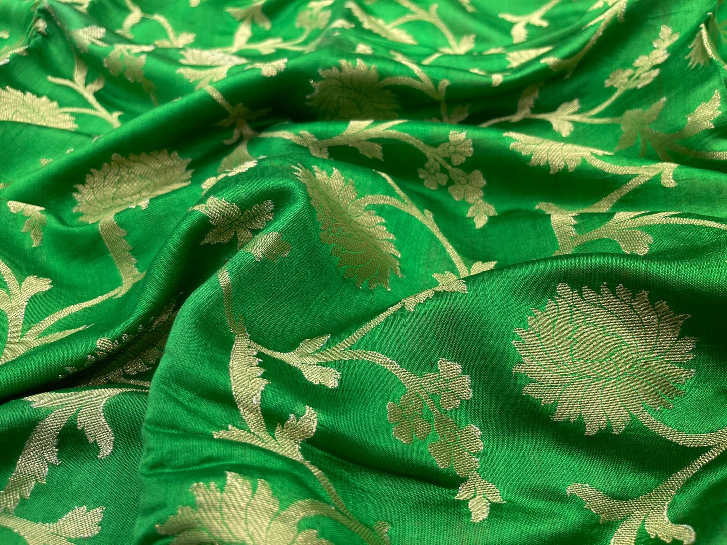 Faishana Pure Handloom Light Green Chiniya Silk Floral Silver Zari Tilfi Jaal with Contrast Baby Pink Zari Border and Baby Pink Blouse