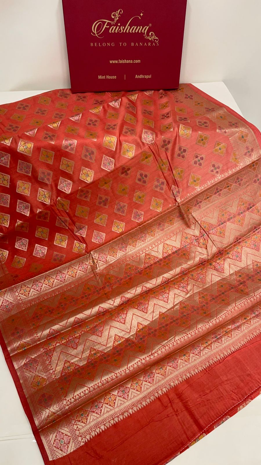 Faishana Pure Handloom Red Cotton Golden Zari Hand Painted Booti with Golden Zari Zig-Zag Handpainted Pallu Zari Border and Red Blouse