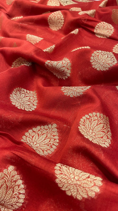 Faishana Pure Handloom Red Cotton Golden Zari Floral Booti with Red Floral Zari Pallu and 2D Zari Border with Red Blouse