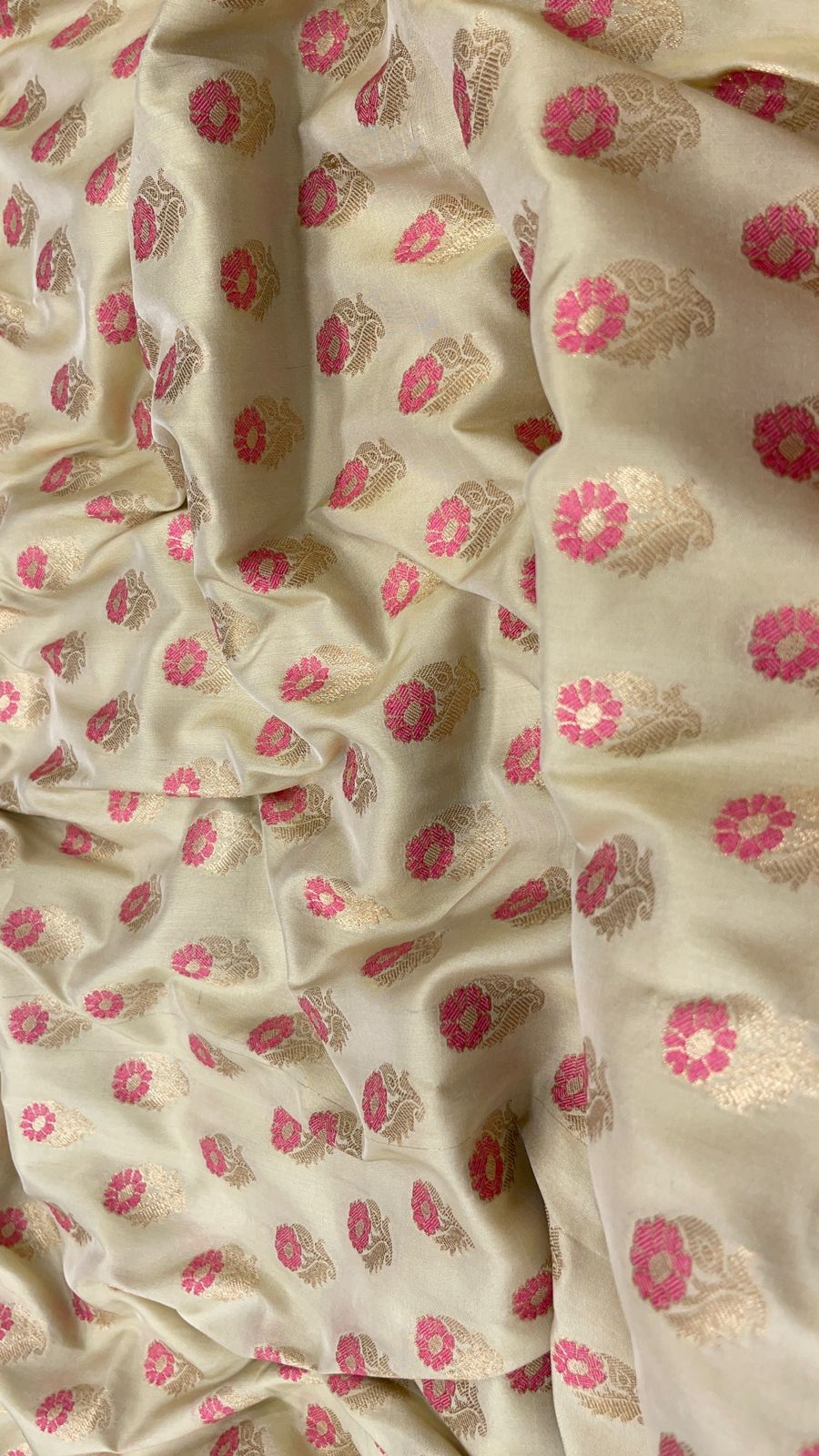 Faishana Presents Off-white Katan Silk Floral Zari Mina Booti with Banarasi 2D Zari Border and Floral Pallu with Off-white Blouse