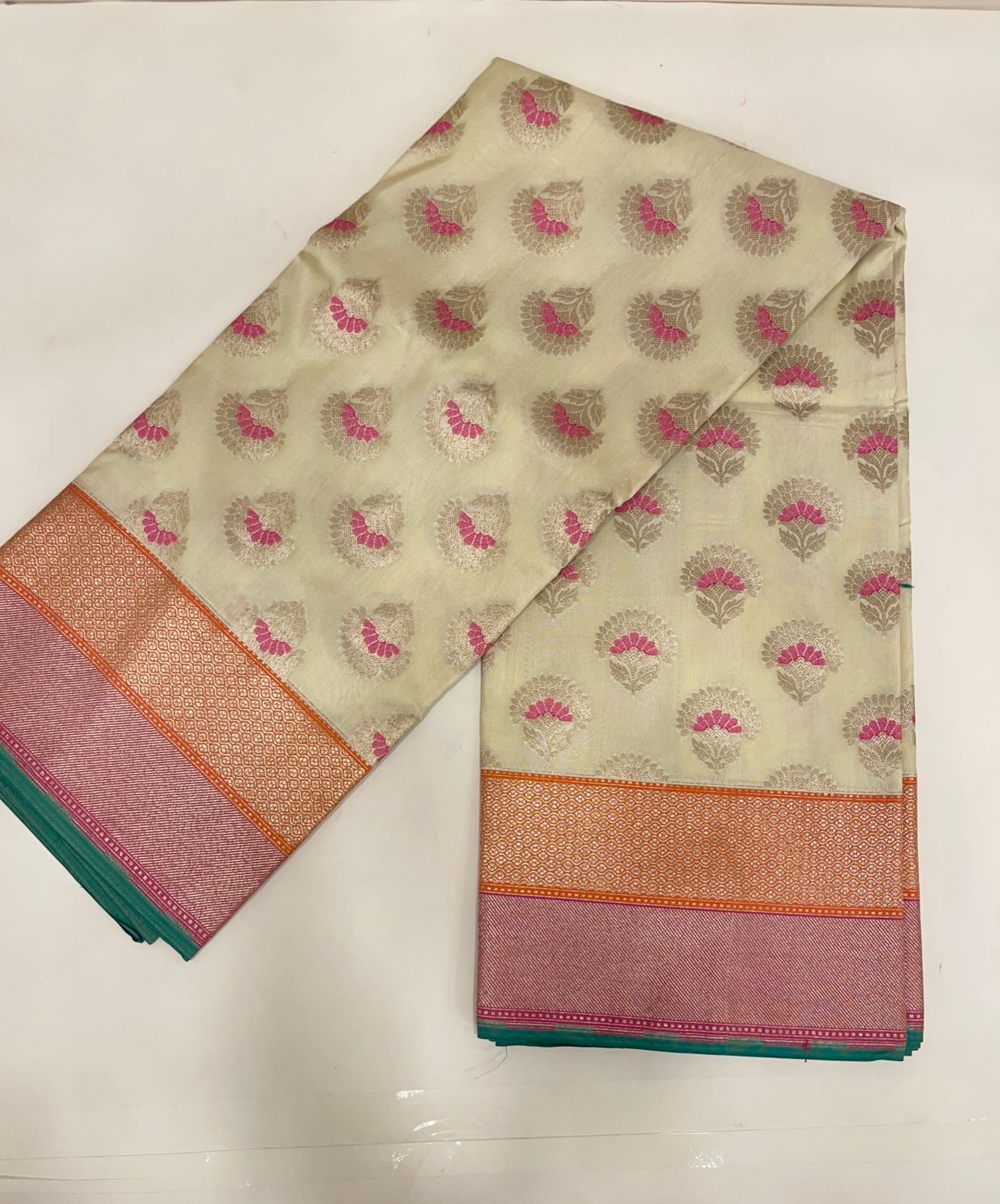 Faishana Presents Off-white Katan Silk Floral Zari Minakari Booti with Banarasi 2D Zari Border and Floral Pallu with Off-white Blouse