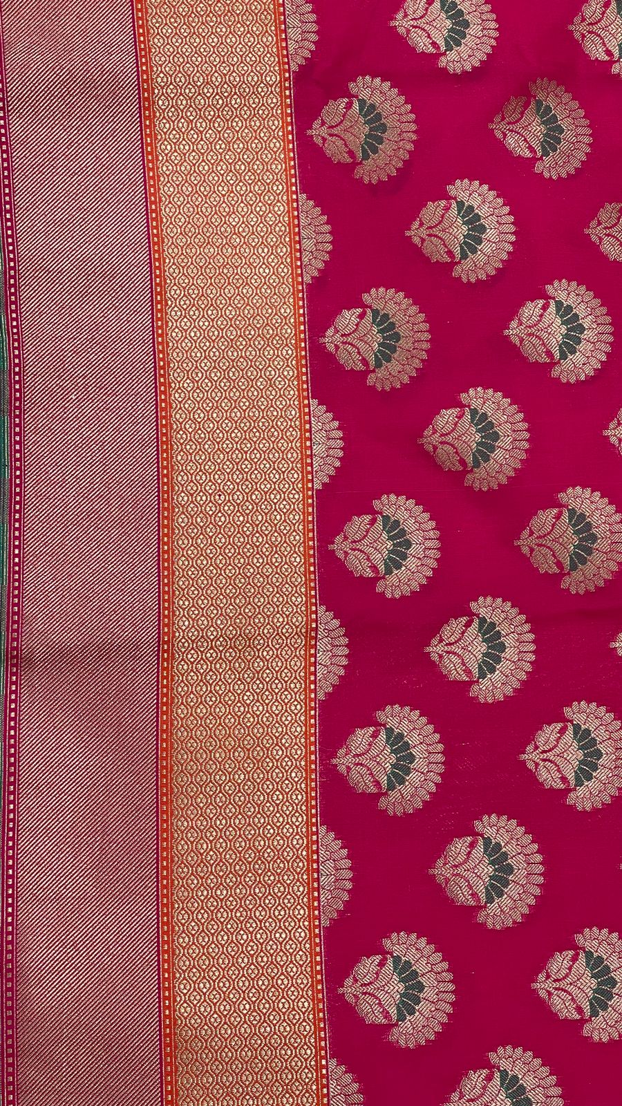 Faishana Presents Magenta Katan Silk Floral Zari Minakari Booti with Banarasi 2D Zari Border and Floral Pallu with Magenta Blouse