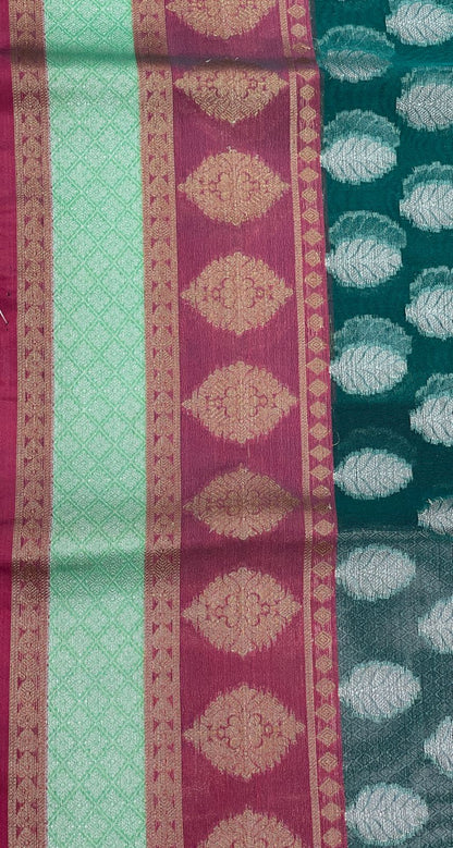 Faishana Presents Green Organza Silver Zari Floral Booti with Contrast Light Purple Floral Booti Pallu and Skirt Zari 2D Border with Light Purple Blouse