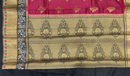 Faishana Pure Handloom Light Purple Chiniya Silk Golden Floral Zari Booti Contrast Black Skirt Silver Mina Zari Border Golden and Floral Boota Pallu with Black Blouse