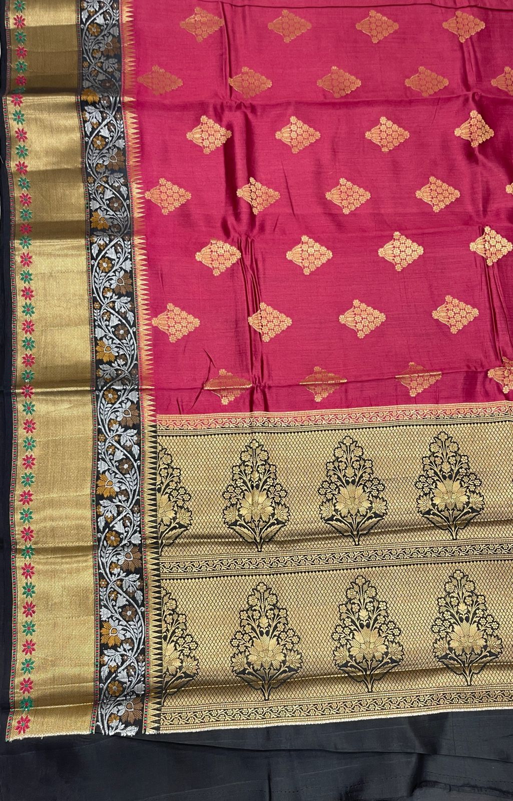 Faishana Pure Handloom Light Purple Chiniya Silk Golden Floral Zari Booti Contrast Black Skirt Silver Mina Zari Border Golden and Floral Boota Pallu with Black Blouse