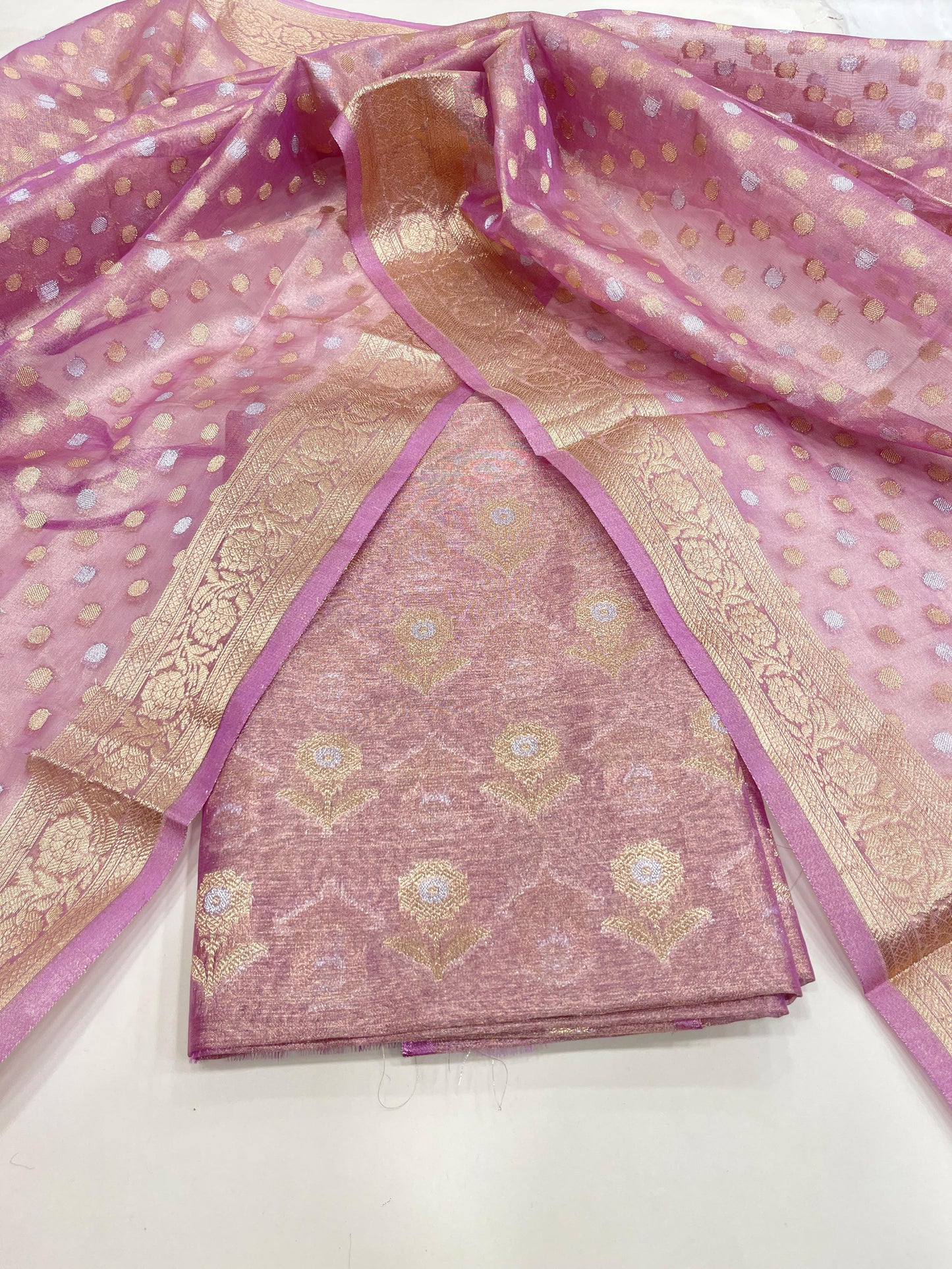 Faishana Presents Light Purple Floral Sona Zari Rupa Mina Booti 3pcs Suit with Sona Rupa Chunri Zari Dupatta