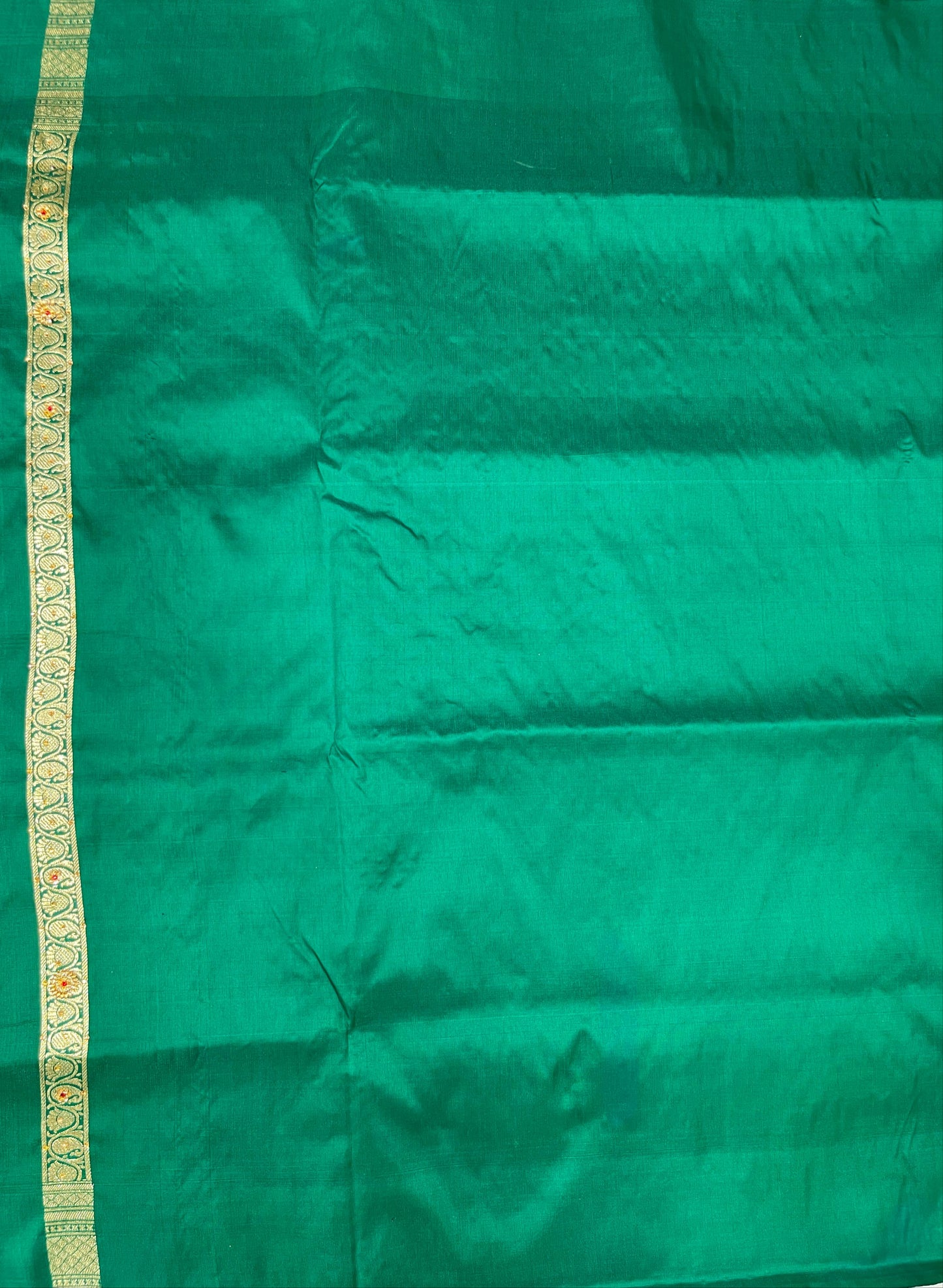 Faishana Presents Red Satin Silk Floral Leaf Zari Booti Low Stone Work Banarasi Saree with Contrast Green Pallu and Green Blouse