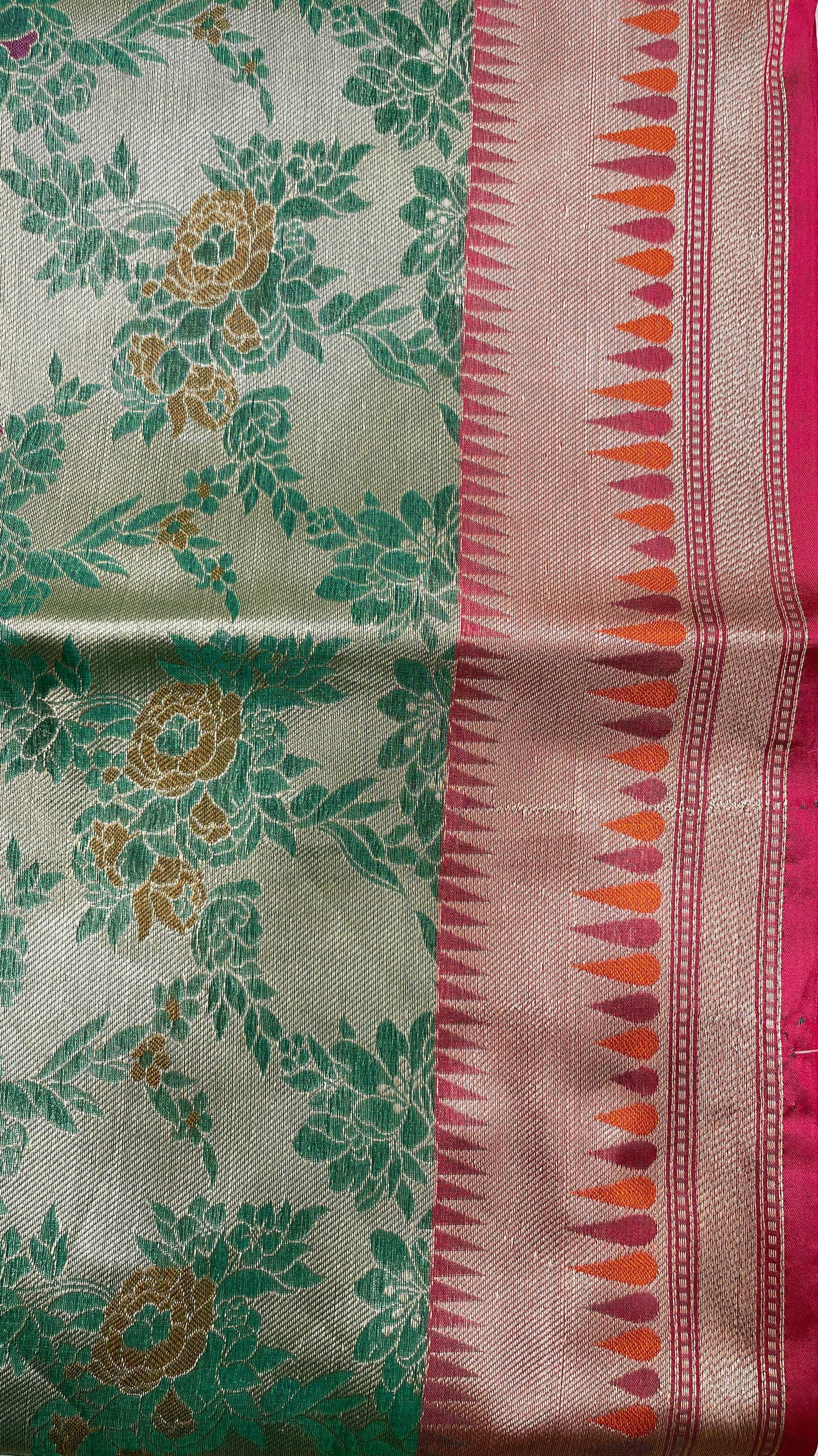 Faishana Presents Green Art Silk Floral Tilfi Mina Zari Jaal with Contrast Pink Minakari Boota Pallu Double Mina Zari Border and Pink Blouse
