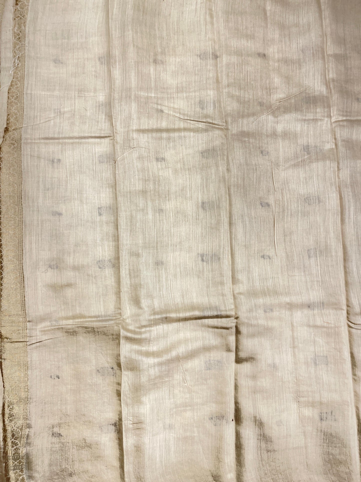 Faishana Pure Handloom White Munga Silk Floral Silver Minkari Zari Jaal with Off white Zig-Zag Pallu Zari Border with Off-white Blouse