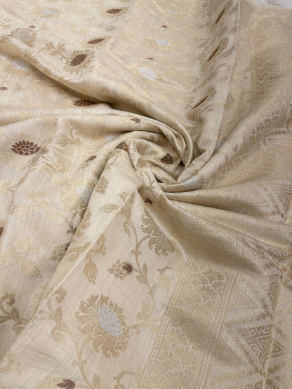Faishana Pure Handloom White Munga Silk Floral Silver Minkari Zari Jaal with Off white Zig-Zag Pallu Zari Border with Off-white Blouse