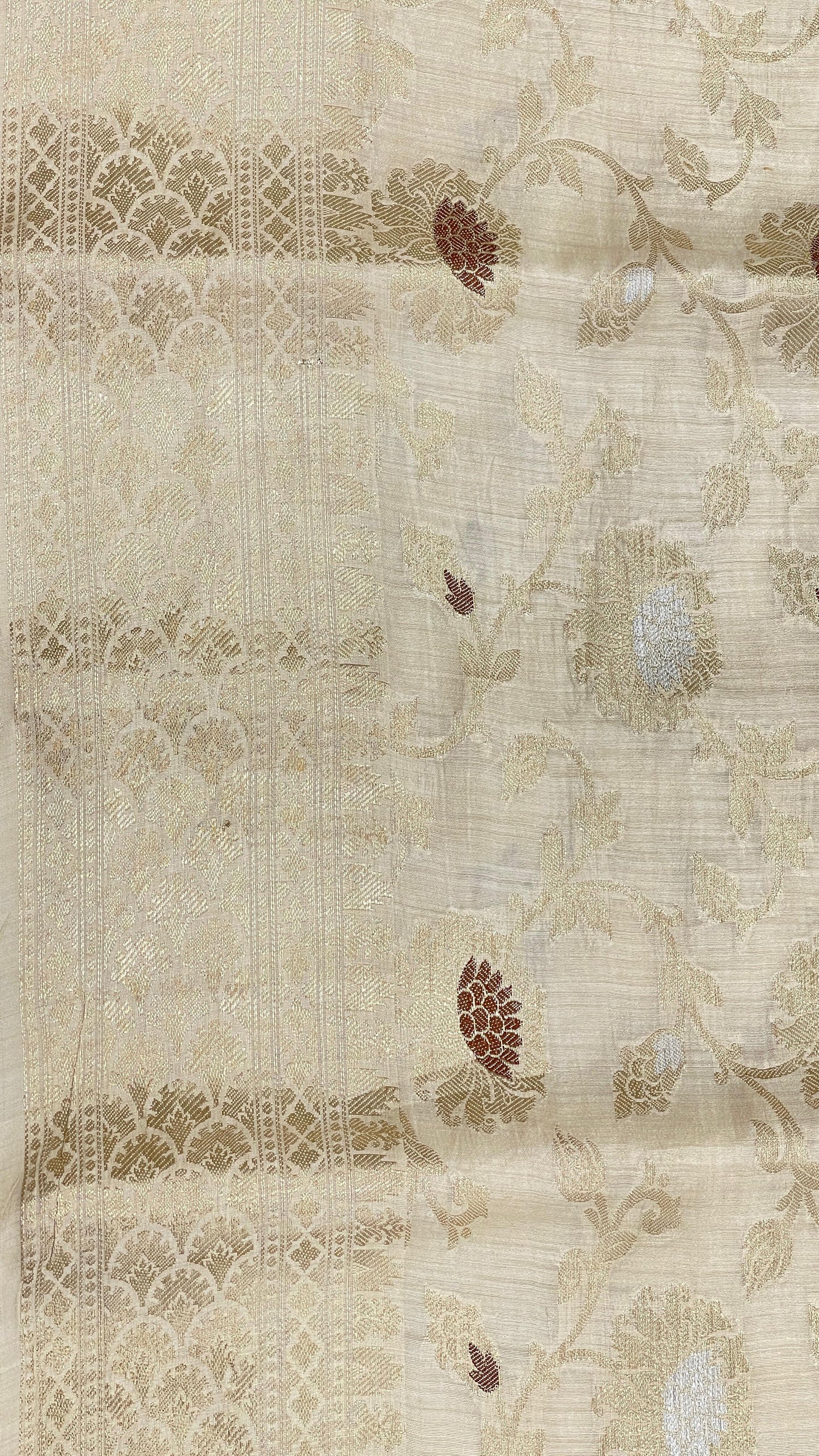 Faishana Pure Handloom White Munga Silk Floral Silver Minkari Zari Jaal with Off white Zig-Zag Pallu Zari Border with Off-white Blouse