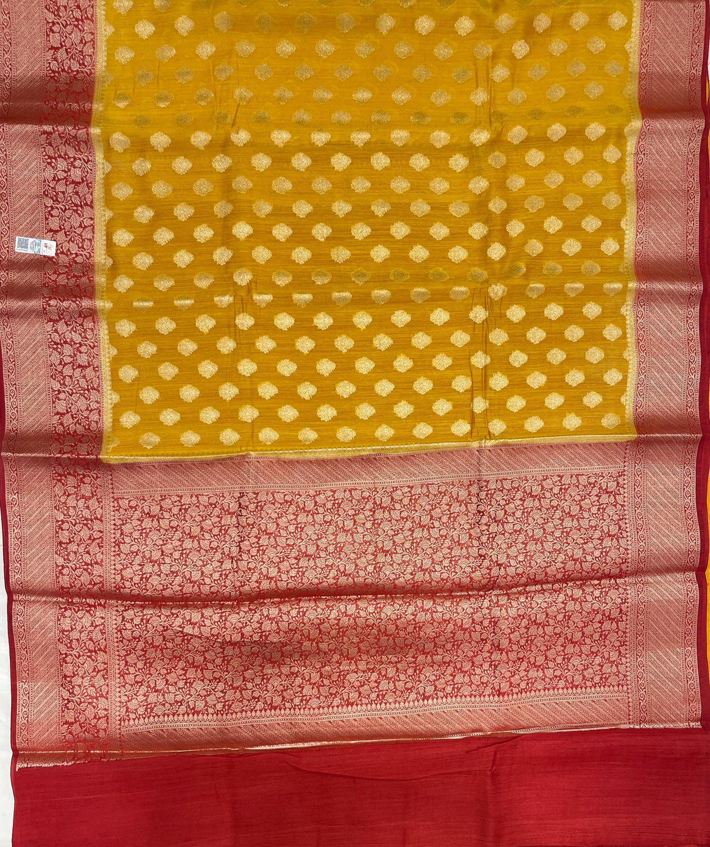 Faishana Pure Handloom Gold Munga Silk Floral Gold Zari Booti with Contrast Maroon Floral Jaal Pallu Skirt Dual Shade Zari Border with Maroon Blouse