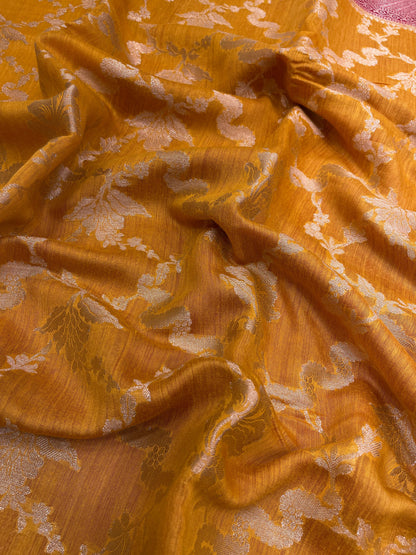 Faishana Pure Handloom Gold Munga Silk Floral Gold Zari Jaal with Contrast Pink Floral Jaal Pallu Skirt Dual Shade Zari Border with Pink Blouse