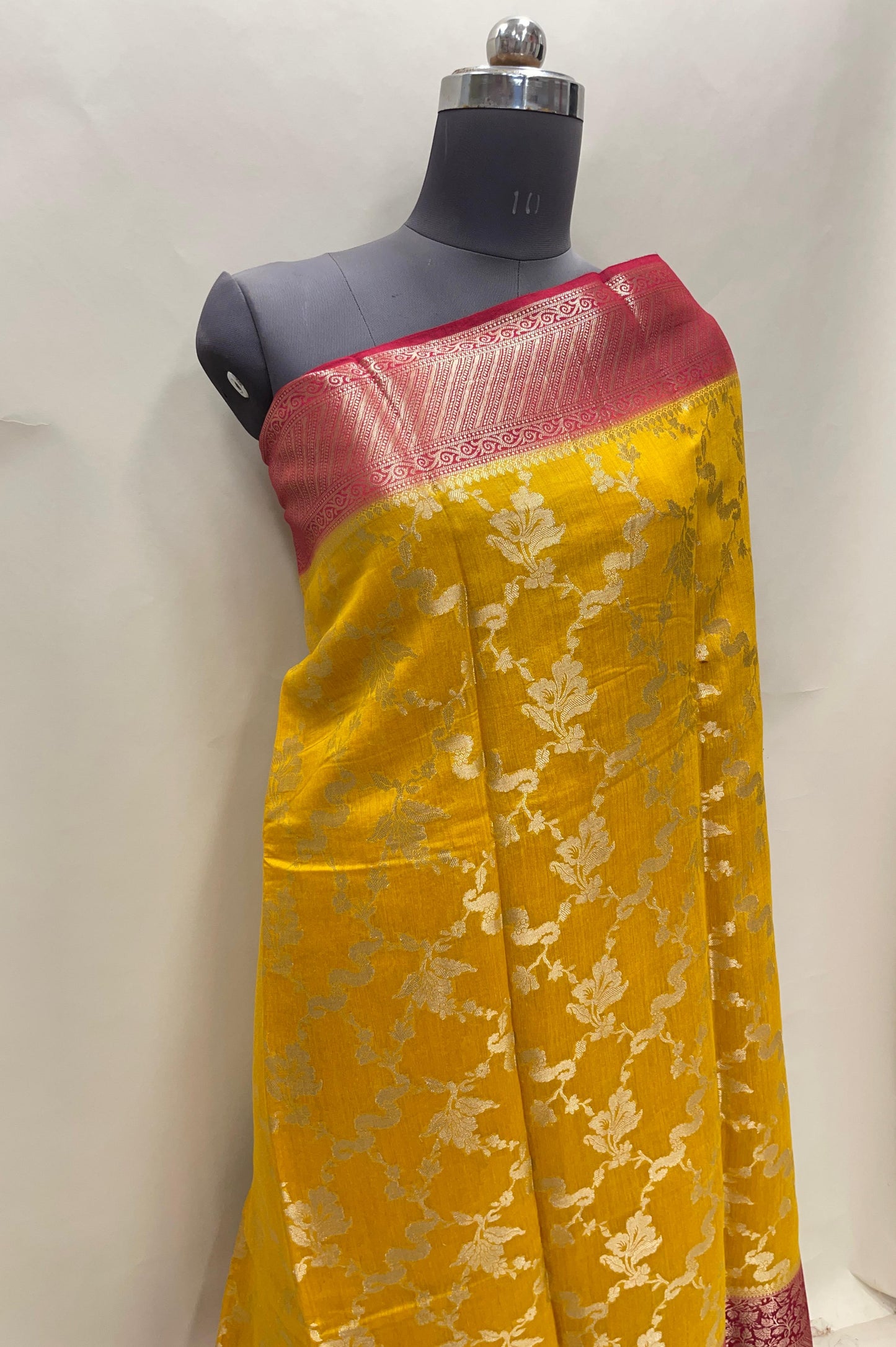 Faishana Pure Handloom Gold Munga Silk Floral Gold Zari Jaal with Contrast Pink Floral Jaal Pallu Skirt Dual Shade Zari Border with Pink Blouse