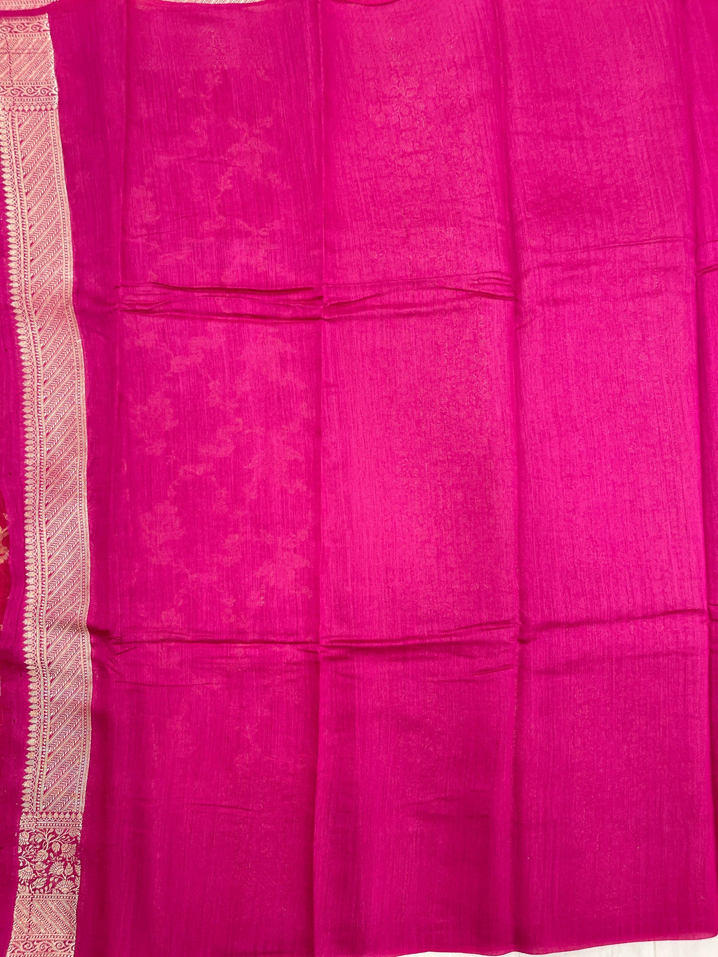 Faishana Pure Handloom Dark Pink Munga Silk Floral Gold Zari Jaal with Contrast Floral Jaal Skirt Dual Shade Zari Border with Magenta Blouse