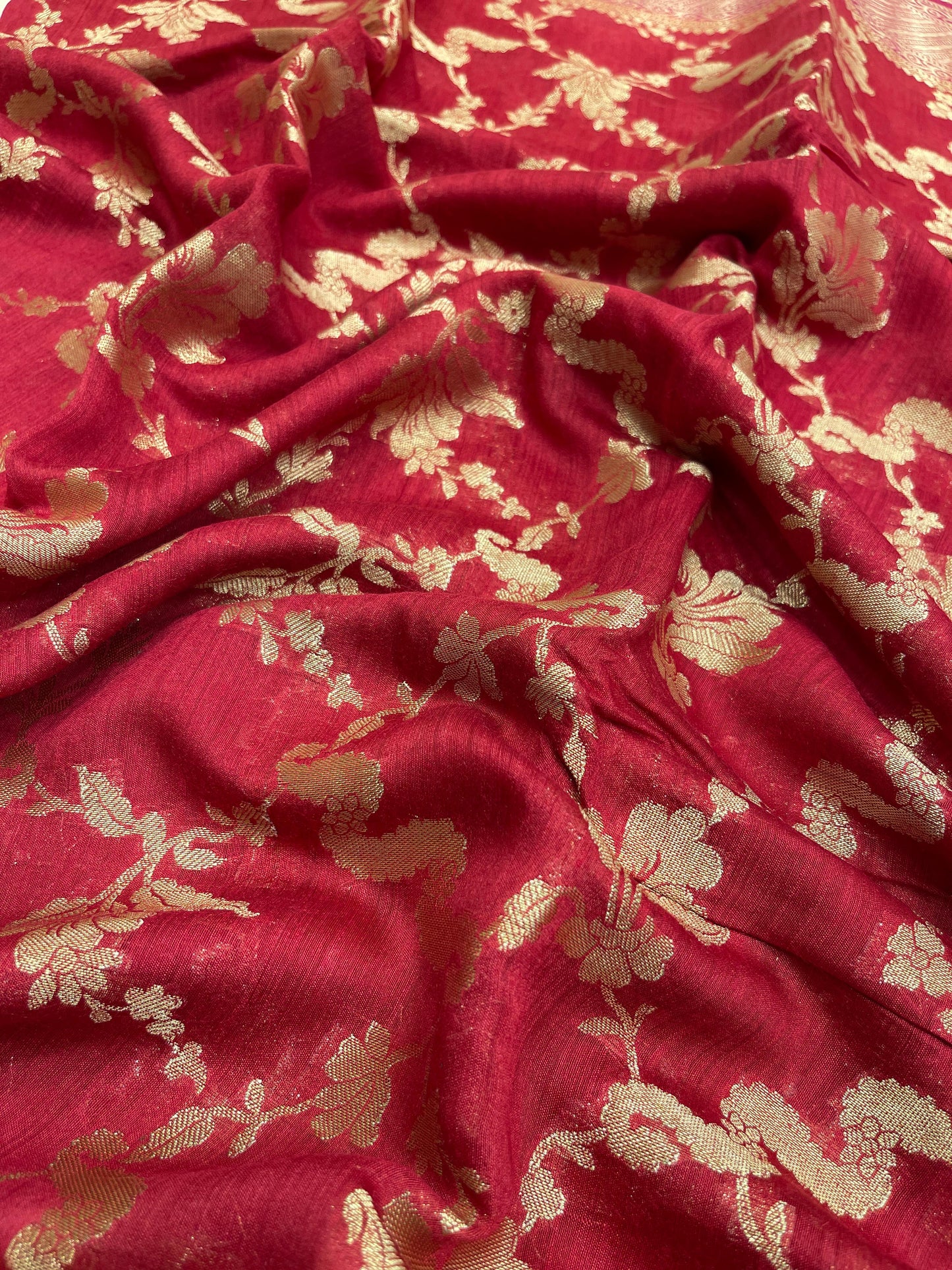 Faishana Pure Handloom Dark Pink Munga Silk Floral Gold Zari Jaal with Contrast Floral Jaal Skirt Dual Shade Zari Border with Magenta Blouse
