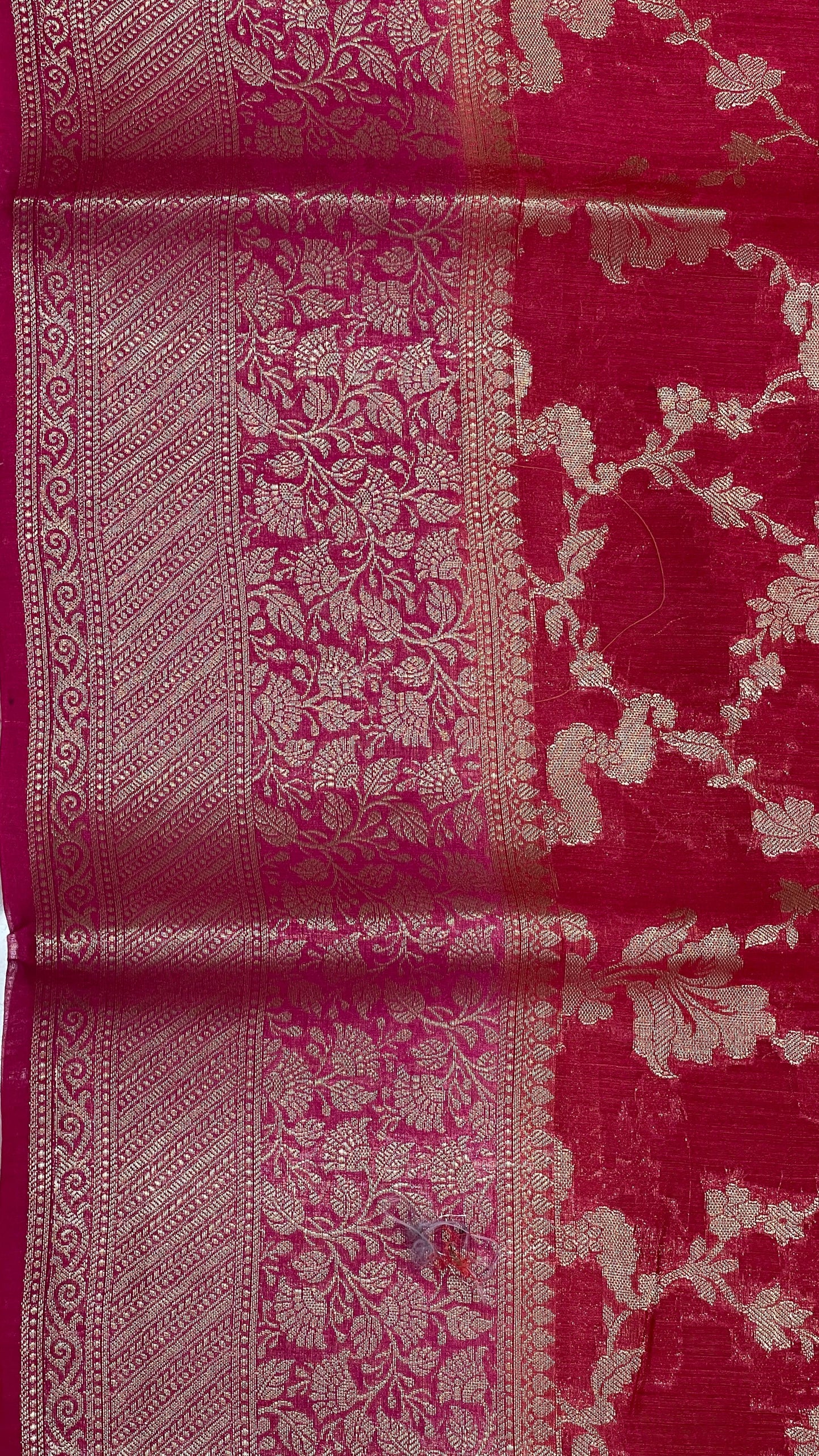 Faishana Pure Handloom Dark Pink Munga Silk Floral Gold Zari Jaal with Contrast Floral Jaal Skirt Dual Shade Zari Border with Magenta Blouse