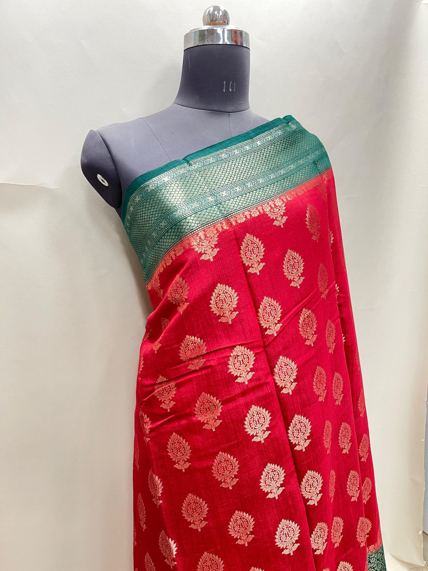 Faishana Pure Handloom Red Munga Silk Floral Gold Zari Booti with Contrast Green Floral Jaal Pallu Skirt Dual Shade Mina Zari Border with Green Blouse