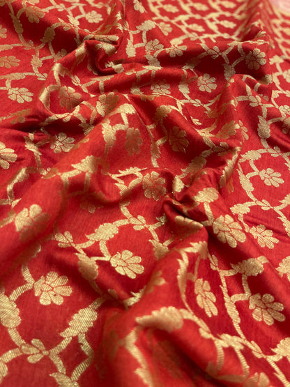 Faishana Pure Handloom Red Munga Silk Floral Copper Zari Jaal with Contrast Magenta Polka Dot Pallu Skirt Dual Shade Mina Zari Border with Magenta Blouse