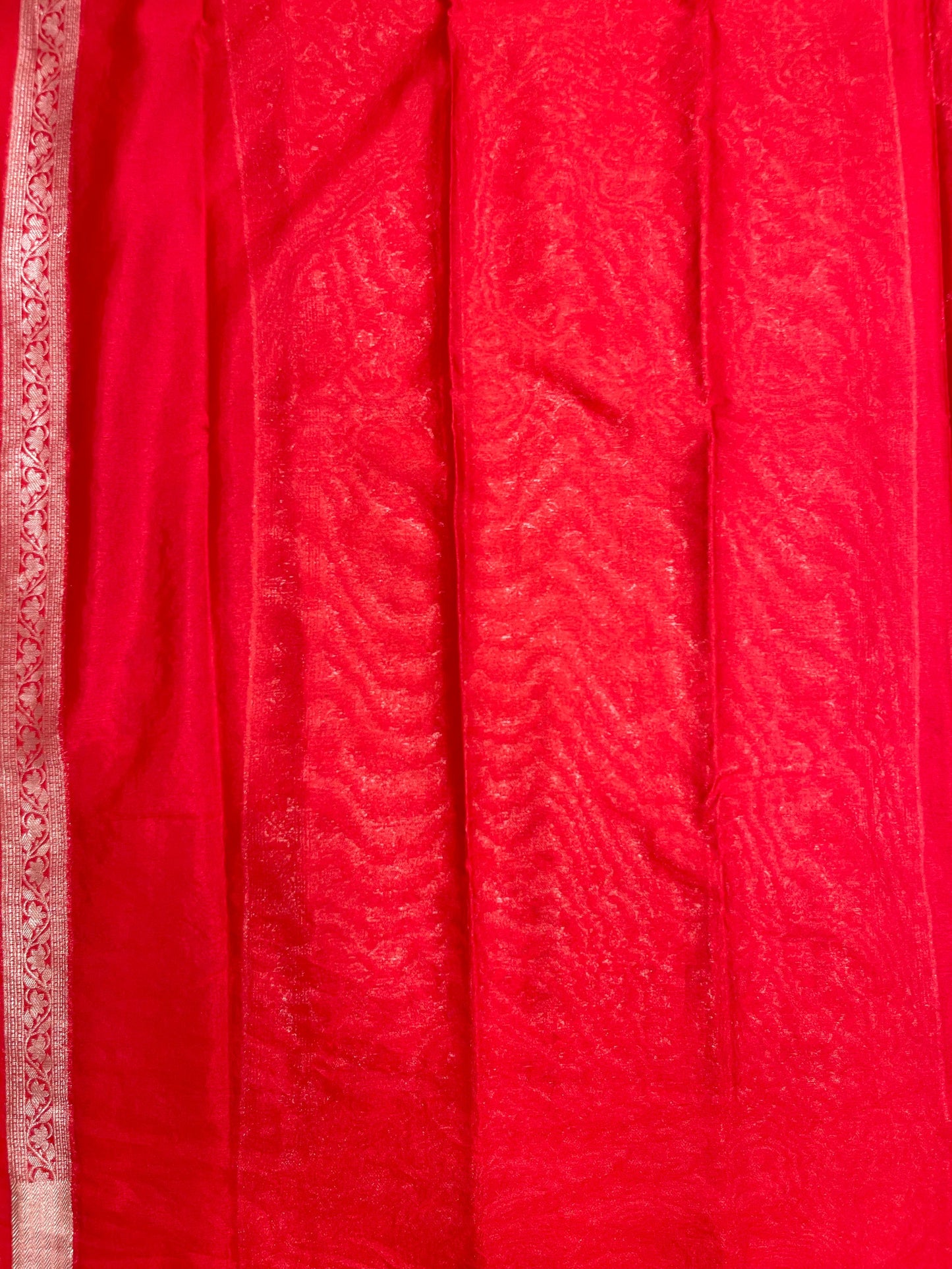 Faishana Presents Red Warm Silk Carry Boota Thos Border Banarasi Saree with Plain Blouse