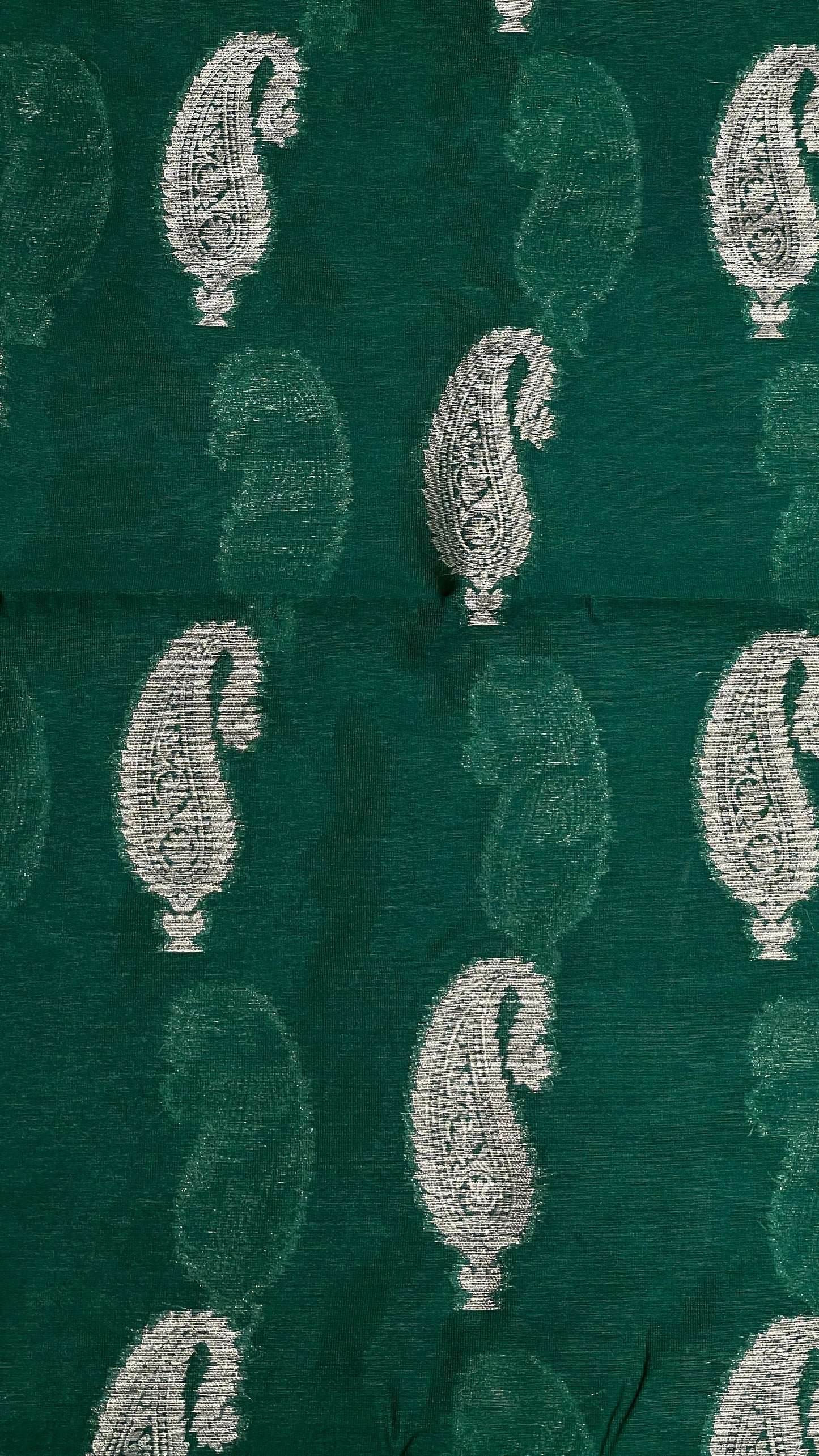 Faishana Presents Green Warm Silk Carry Boota Thos Border Banarasi Saree with Plain Blouse.